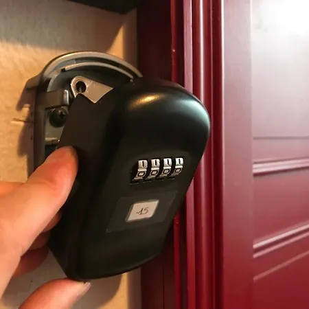 Charming Attic Duplex In The Heart Of Lägenhet